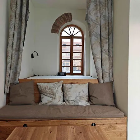 Apartmán Hexenburgbeidresden Mit Sonnenterrasse, Alkovenbett, Wohn- Und Essbereich, Fussbodenheizung Und Klimaanlage, Decke Großharthau