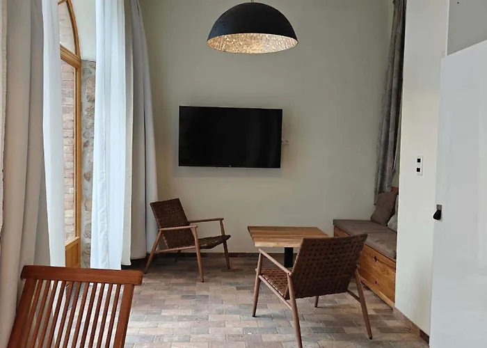 Apartment Hexenburgbeidresden Mit Sonnenterrasse, Alkovenbett, Wohn- Und Essbereich, Fussbodenheizung Und Klimaanlage, Decke Grossharthau