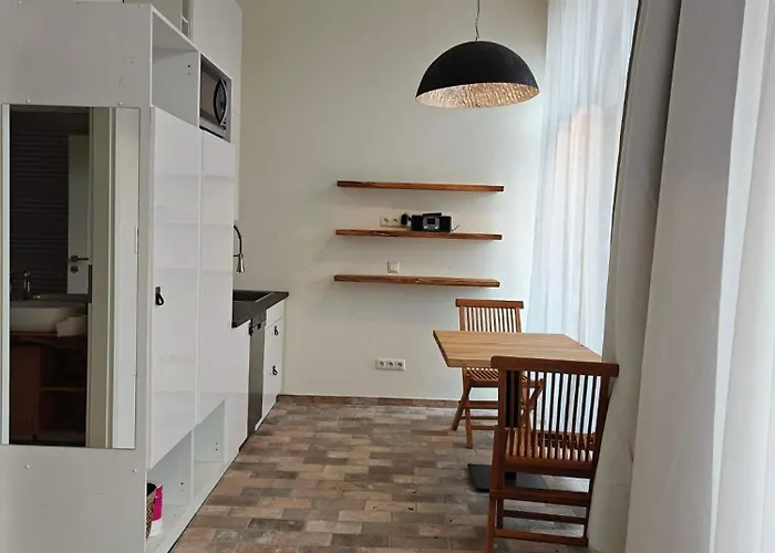 Hexenburgbeidresden Mit Sonnenterrasse, Alkovenbett, Wohn- Und Essbereich, Fussbodenheizung Und Klimaanlage, Decke Apartment *