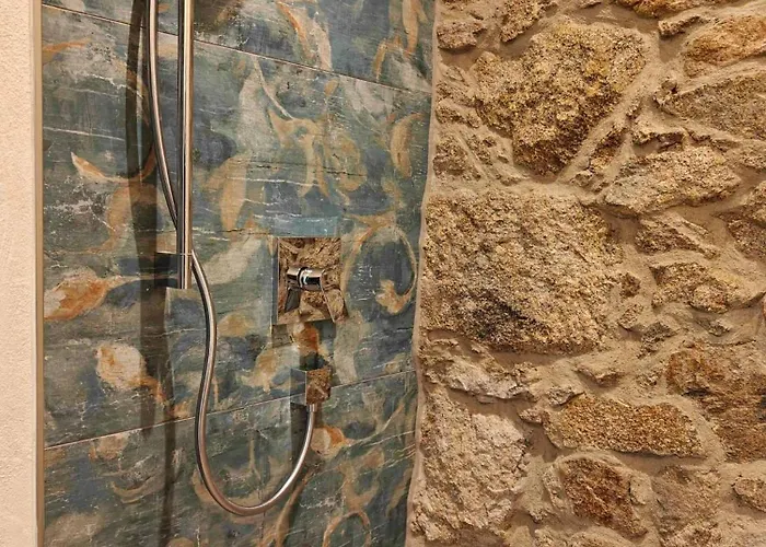 Hexenburgbeidresden Mit Sonnenterrasse, Alkovenbett, Wohn- Und Essbereich, Fussbodenheizung Und Klimaanlage, Decke 公寓 *