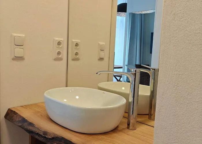 Hexenburgbeidresden Mit Sonnenterrasse, Alkovenbett, Wohn- Und Essbereich, Fussbodenheizung Und Klimaanlage, Decke Grossharthau